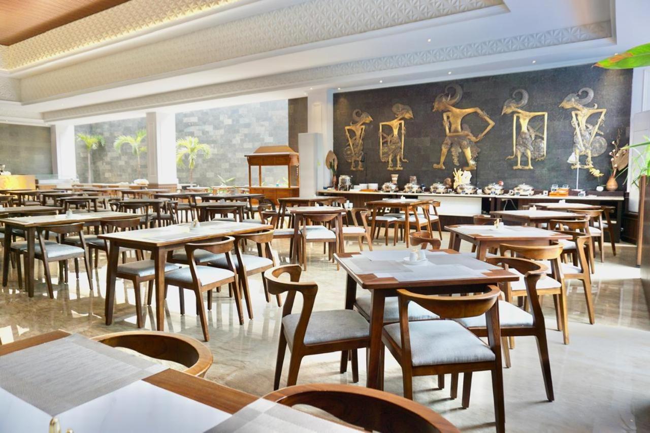 The Malioboro Hotel & Conference Center Yogyakarta Exterior foto
